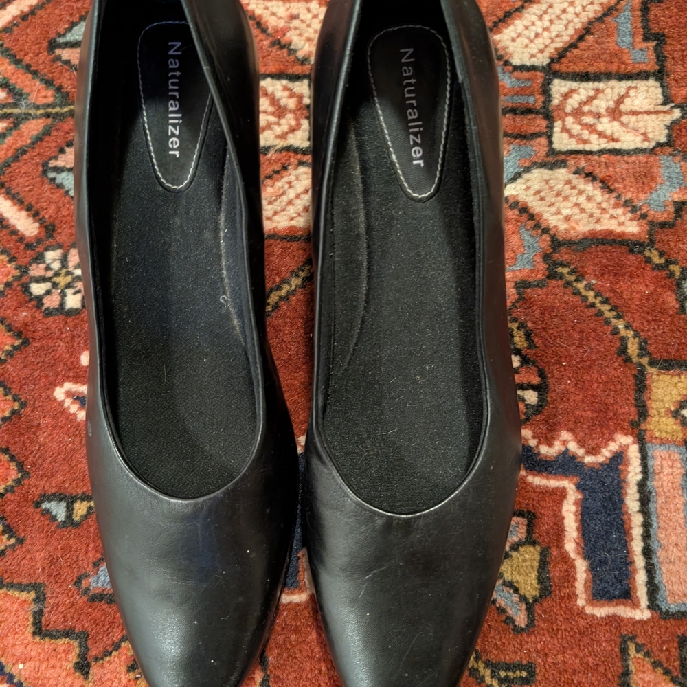 Naturalizer Classic Black Heels